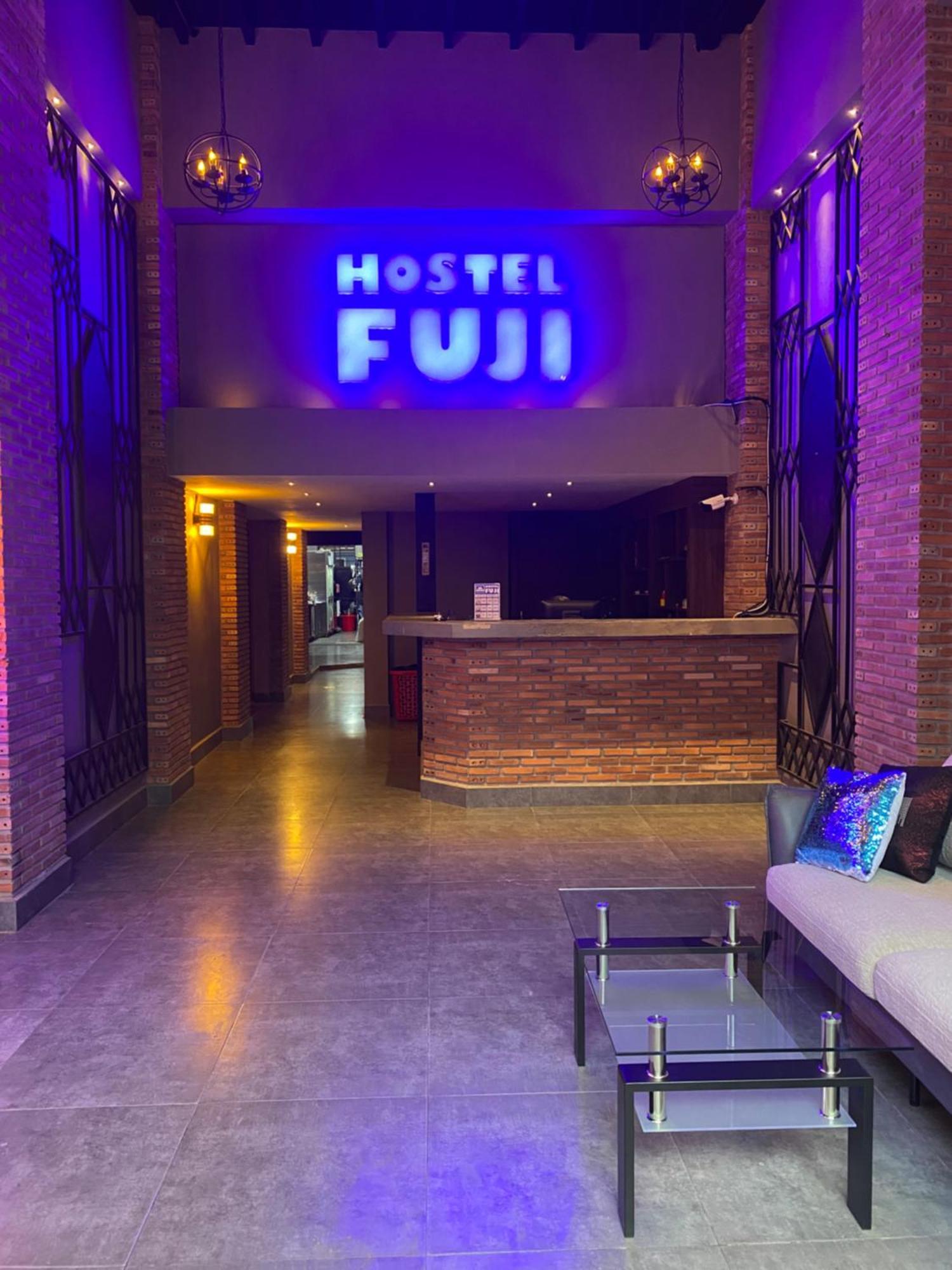 Hostel Fuji プノンペン エクステリア 写真